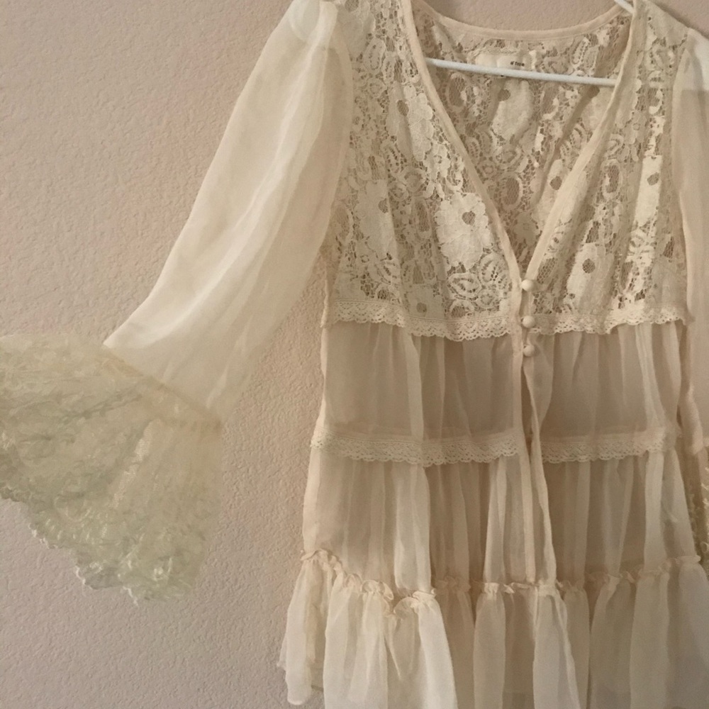NWOT retro sheer lace bell-sleeve babydoll cardigan with ruffles in ivory - Picture 2 of 6
